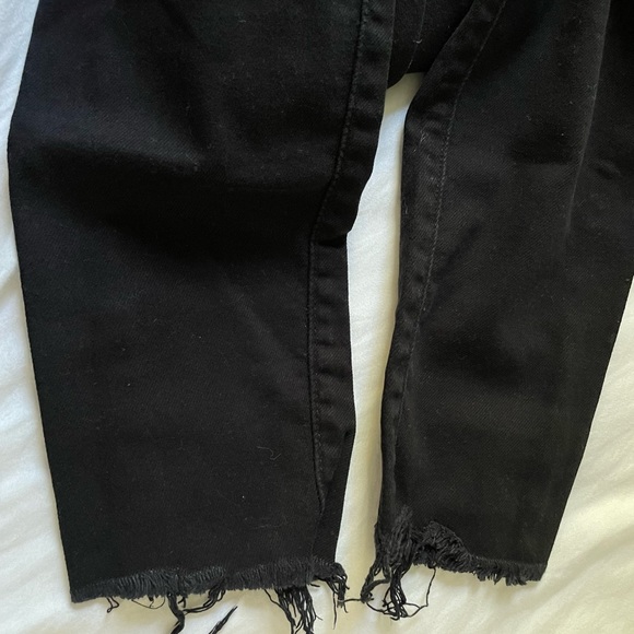 Levi’s Wedgie Skinny Black Raw Hem Distressed Jeans Knee Rip - Picture 5 of 12